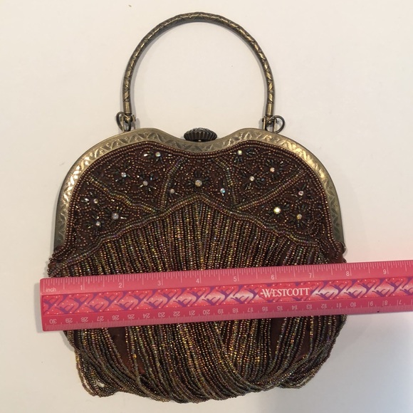Beaded And Rhinestone Evening Bag With Shell Closure - Picture 16 of 16